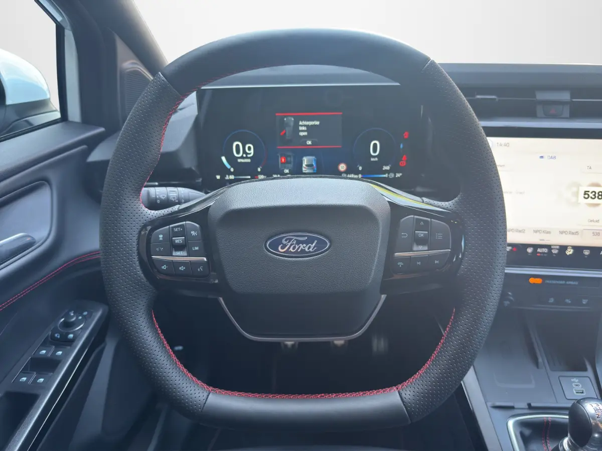 1.0 EcoBoost ST-Line X 125pk | Panoramadak | Driver Assistance- & Winter Pack | Elekt. Achterklep |