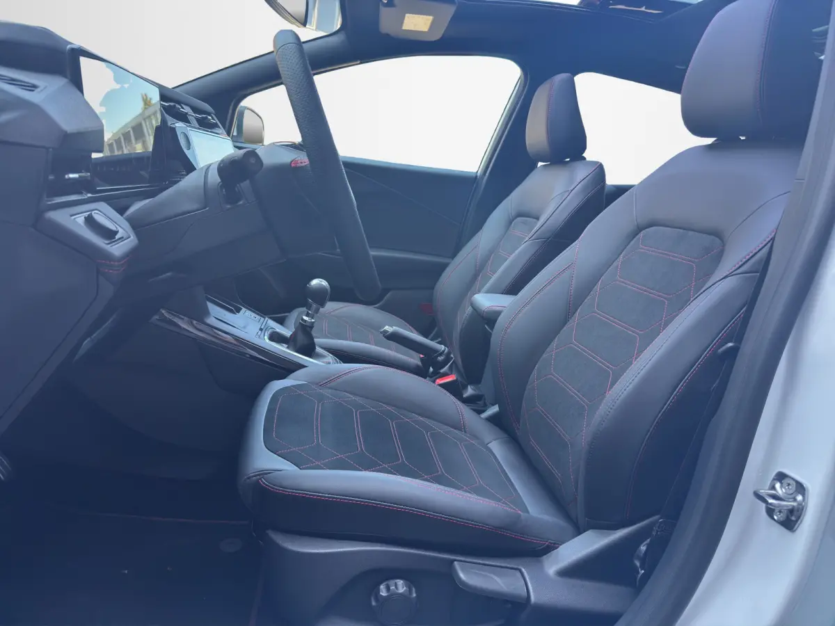 1.0 EcoBoost ST-Line X 125pk | Panoramadak | Driver Assistance- & Winter Pack | Elekt. Achterklep |