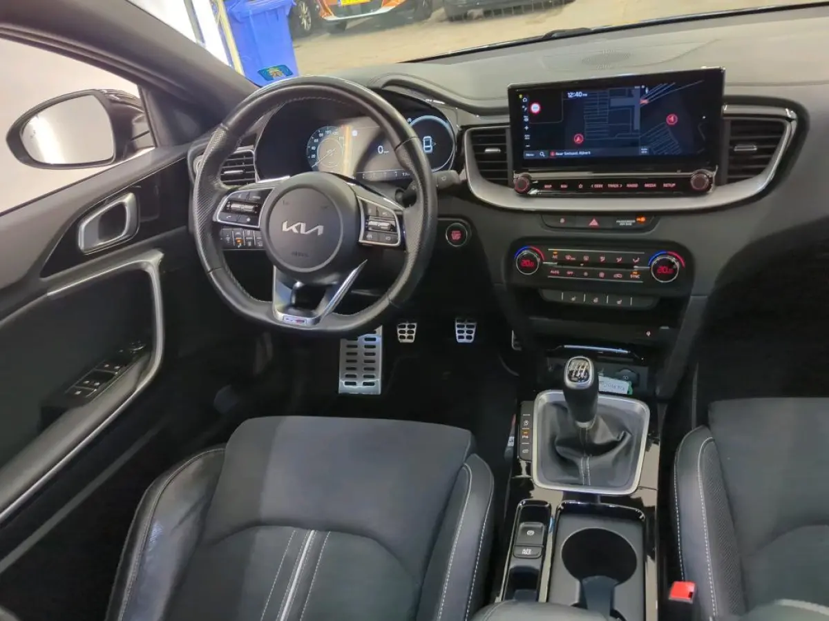 1.0 T-GDi GT-LINE I SCHUIF/KANTELDAK I APPLE CARPLAY I CLIMATE CONTROL I P-CAMERA