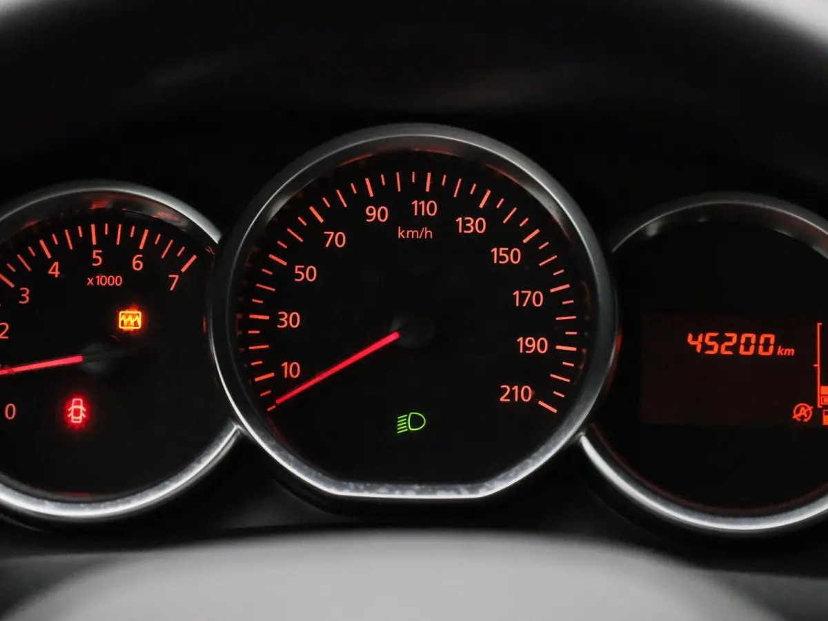 1.0 TCe 100 Plus | WORDT VERWACHT | NAVIGATIE | CRUISE CONTROL | AIRCO | MULTIFUNCTIONEEL STUURWIEL |