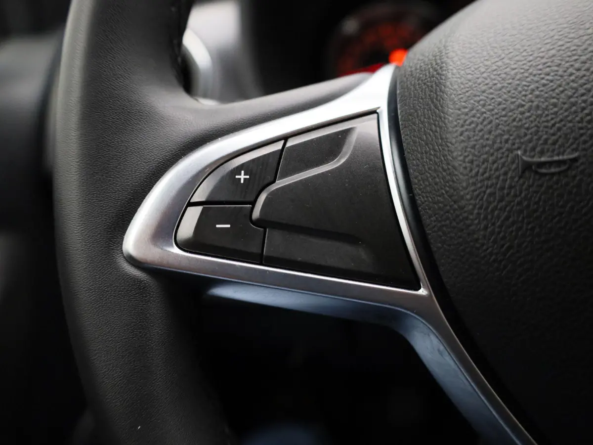 1.0 TCe 100 Plus | WORDT VERWACHT | NAVIGATIE | CRUISE CONTROL | AIRCO | MULTIFUNCTIONEEL STUURWIEL |