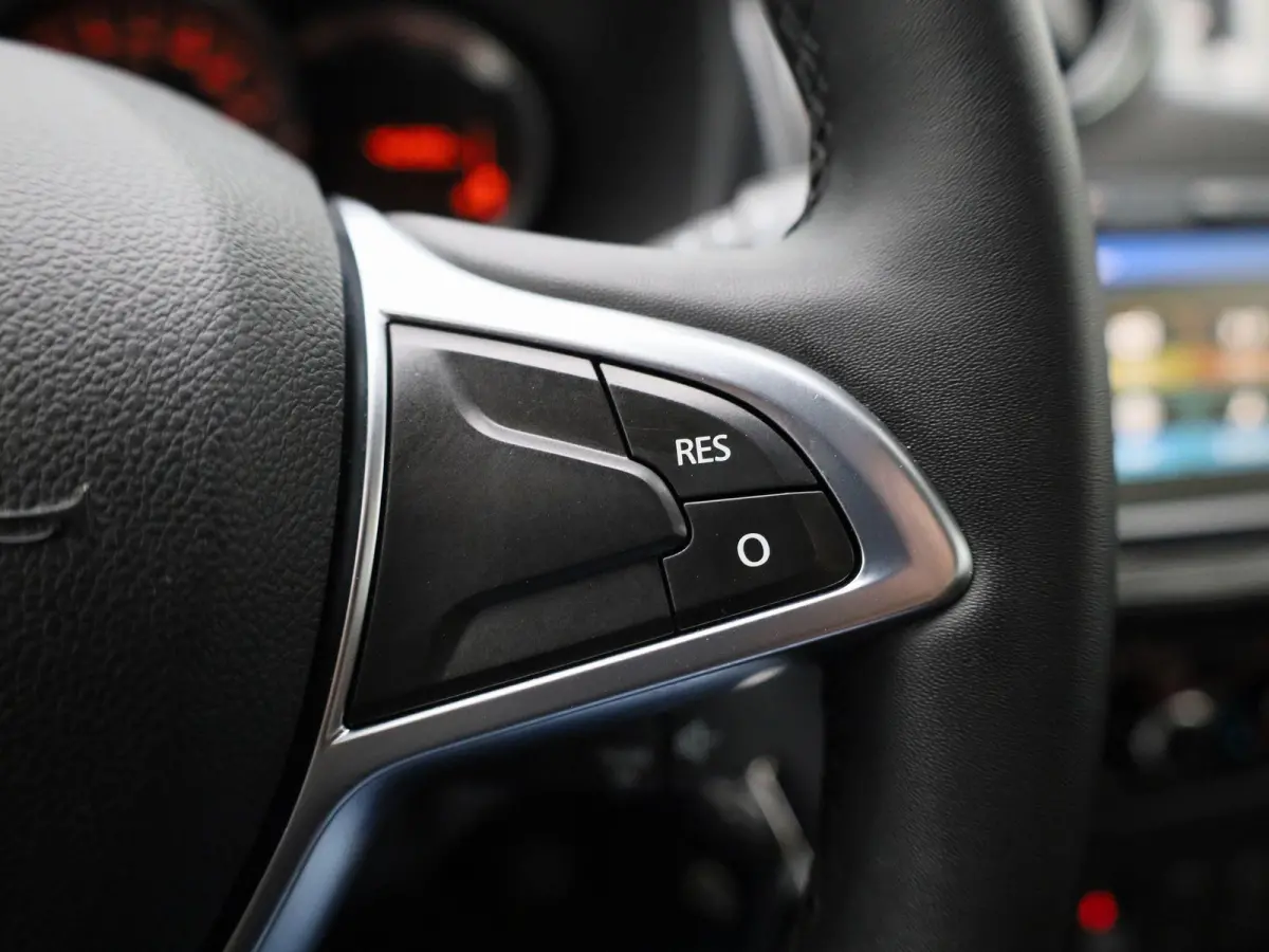 1.0 TCe 100 Plus | WORDT VERWACHT | NAVIGATIE | CRUISE CONTROL | AIRCO | MULTIFUNCTIONEEL STUURWIEL |