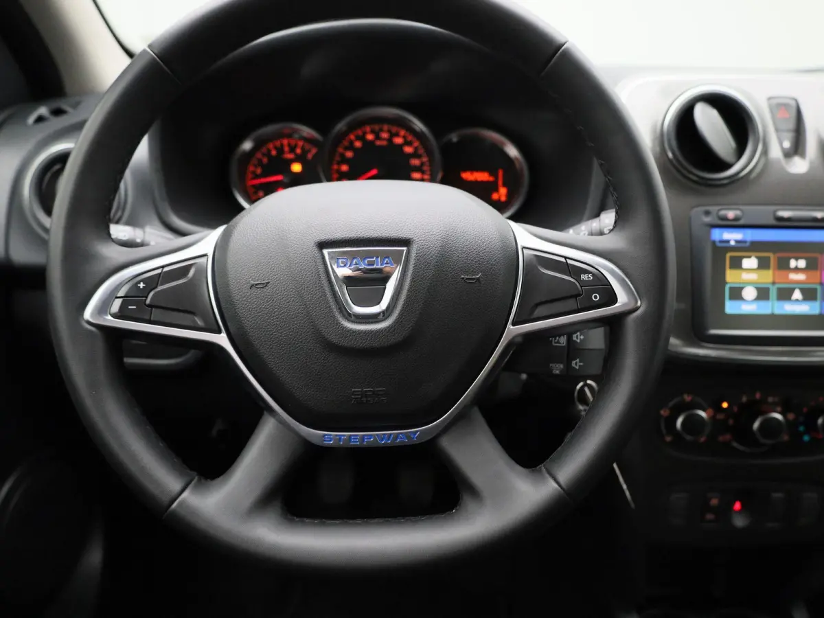 1.0 TCe 100 Plus | WORDT VERWACHT | NAVIGATIE | CRUISE CONTROL | AIRCO | MULTIFUNCTIONEEL STUURWIEL |