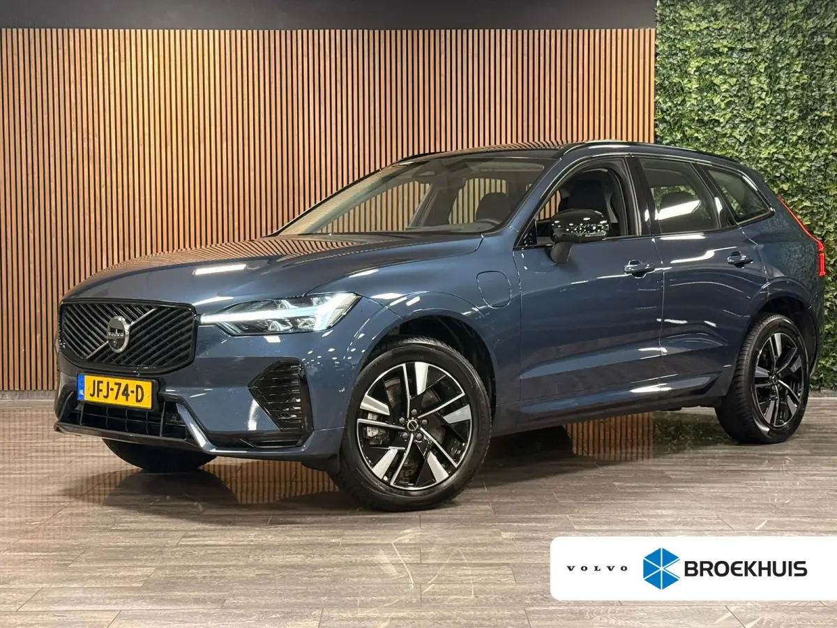 T6 AWD Recharge Plus Dark | MY26 Facelift | Schuifdak | Trekhaak | 360° Camera | | Head-Up Display | Harman Kardon | All Season banden | Adaptieve Cruise Control | Stoelverwarming voor+acht