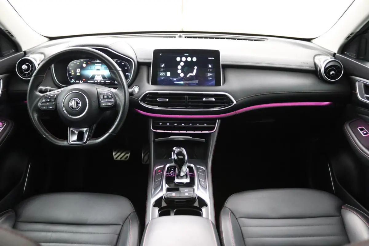 1.5 TGDI Luxury zwart, mooie wagen!
