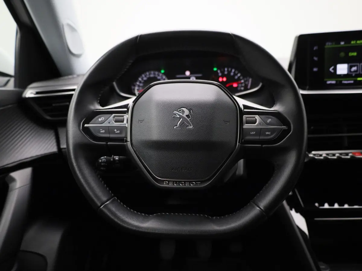 1.2 PureTech Allure | ACHTERUITRIJCAMERA | APPLE CARPLAY | ANDROID AUTO | NAVIGATIE | CLIMATE CONTROL | CRUISE CONTROL | LED VERLICHTING | LICHTMETALEN VELGEN |