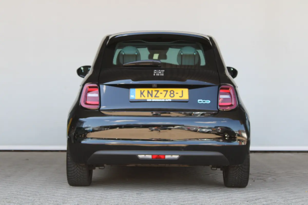 La Prima 42 kWh | SOH 93% | Navigatie | Panoramadak | Camera | LED koplampen | Lederen bekleding |