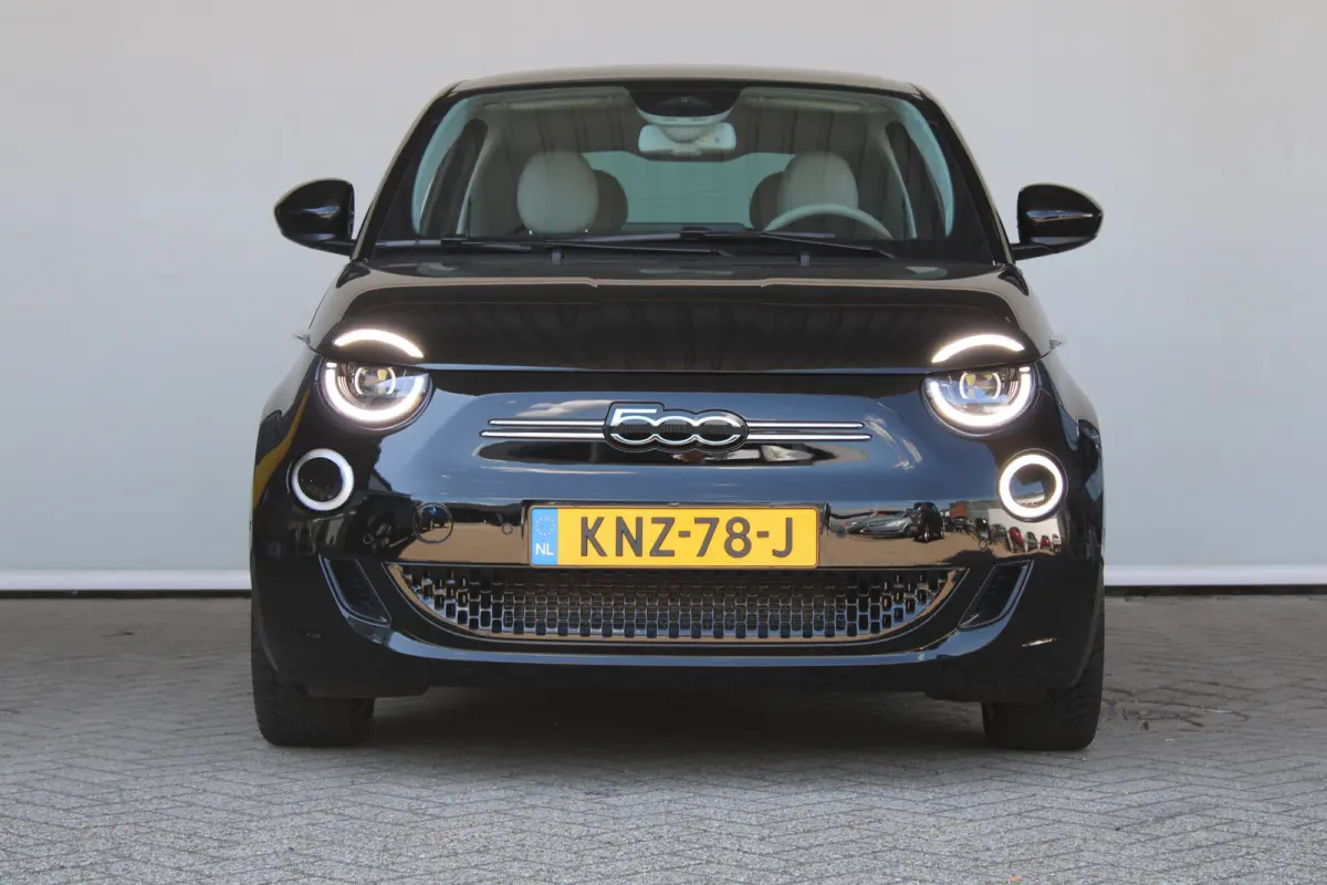 La Prima 42 kWh | SOH 93% | Navigatie | Panoramadak | Camera | LED koplampen | Lederen bekleding |