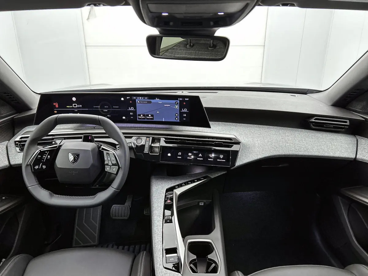Allure Long Range 97 kWh | Voorraaddeal! | 660km actieradius (WLTP) Navigatie | 360 graden camera | Adaptive cruise control | Climate control | | Comfortstoelen | 7 persoons