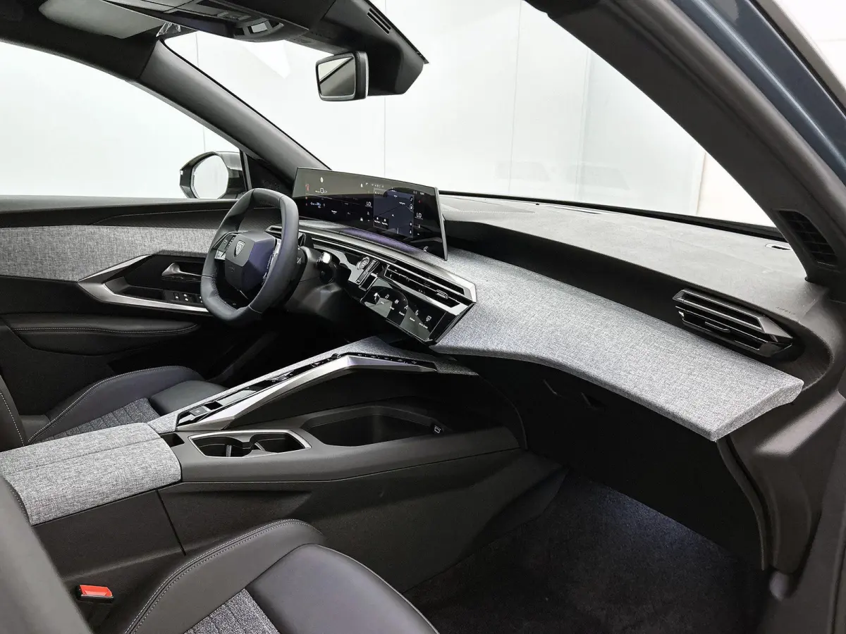 Allure Long Range 97 kWh | Voorraaddeal! | 660km actieradius (WLTP) Navigatie | 360 graden camera | Adaptive cruise control | Climate control | | Comfortstoelen | 7 persoons