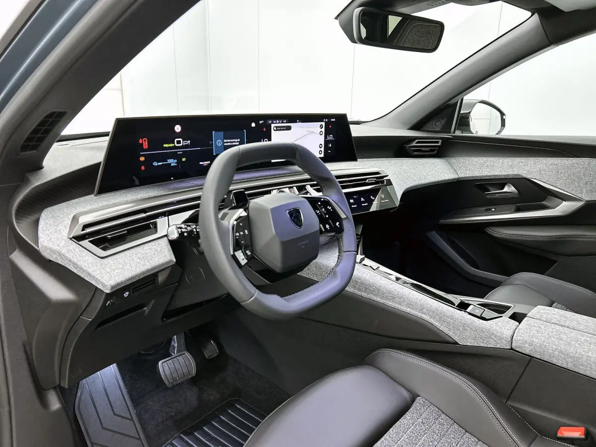 Allure Long Range 97 kWh | Voorraaddeal! | 660km actieradius (WLTP) Navigatie | 360 graden camera | Adaptive cruise control | Climate control | | Comfortstoelen | 7 persoons