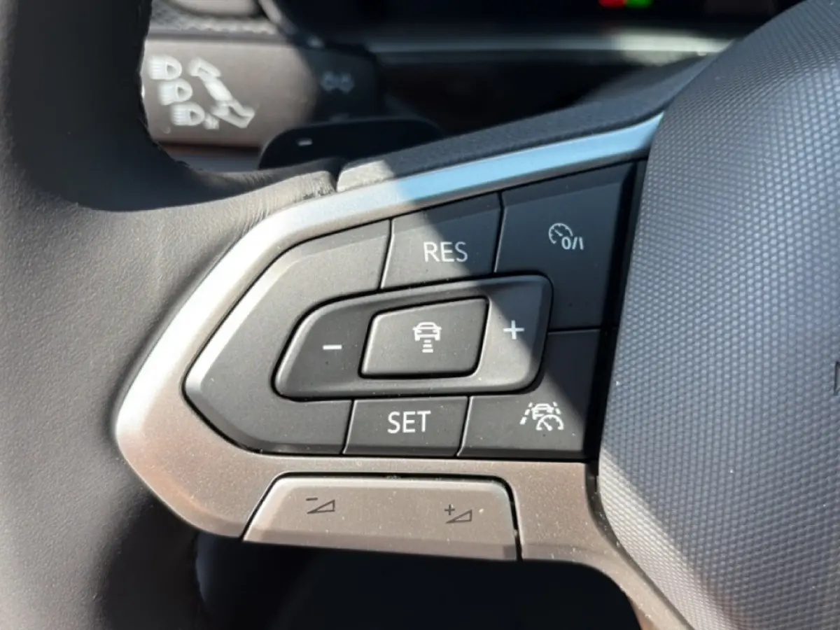 1.0 TSI DSG R-LINE AFN.TREKHAAK/CAMERA/ACC/STOELVERW/CARPLAY