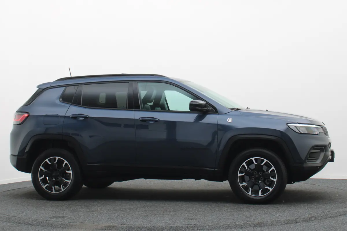 4xe 240 Plug-in Hybrid Trailhawk Panoramadak, Leder/Stof, ACC, Camera, Apple Carplay, Virtual Cockpit, 17''