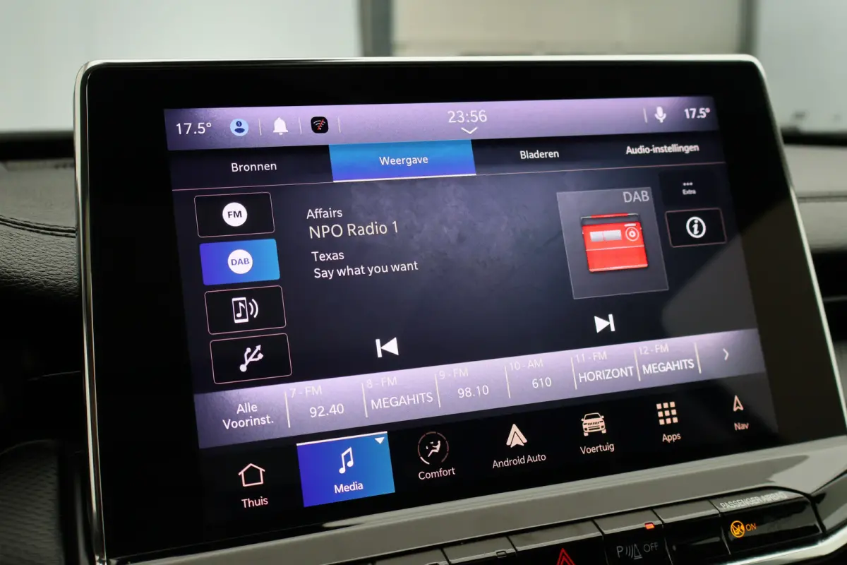 4xe 240 Plug-in Hybrid Trailhawk Panoramadak, Leder/Stof, ACC, Camera, Apple Carplay, Virtual Cockpit, 17''