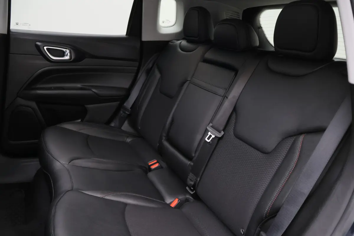4xe 240 Plug-in Hybrid Trailhawk Panoramadak, Leder/Stof, ACC, Camera, Apple Carplay, Virtual Cockpit, 17''