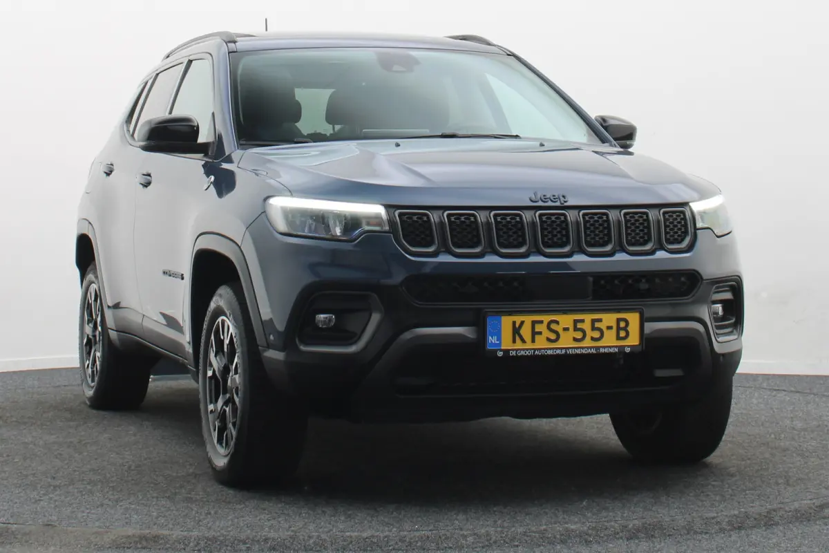 4xe 240 Plug-in Hybrid Trailhawk Panoramadak, Leder/Stof, ACC, Camera, Apple Carplay, Virtual Cockpit, 17''