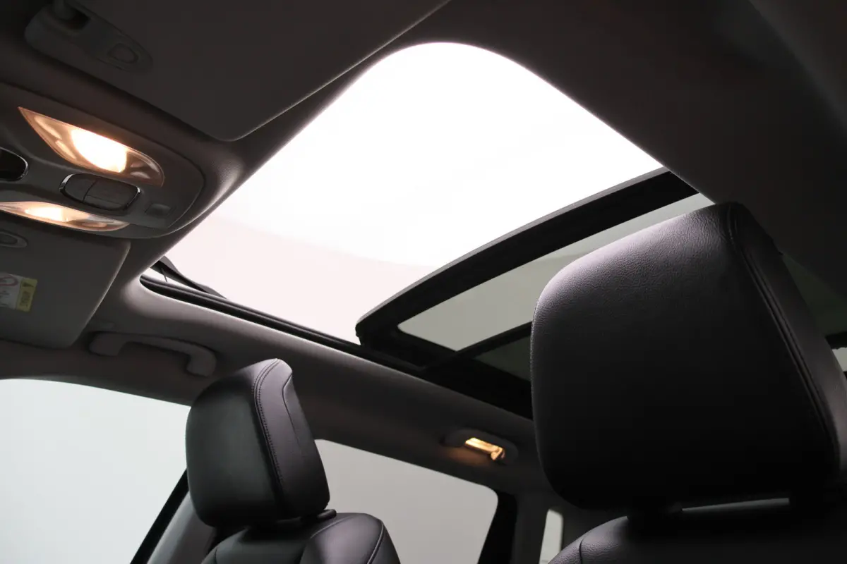 4xe 240 Plug-in Hybrid Trailhawk Panoramadak, Leder/Stof, ACC, Camera, Apple Carplay, Virtual Cockpit, 17''