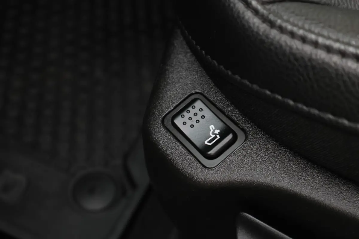 4xe 240 Plug-in Hybrid Trailhawk Panoramadak, Leder/Stof, ACC, Camera, Apple Carplay, Virtual Cockpit, 17''