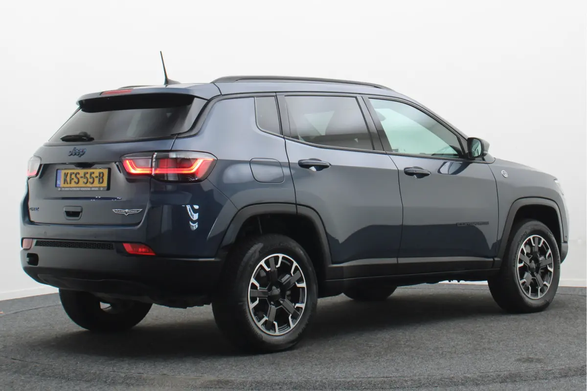 4xe 240 Plug-in Hybrid Trailhawk Panoramadak, Leder/Stof, ACC, Camera, Apple Carplay, Virtual Cockpit, 17''