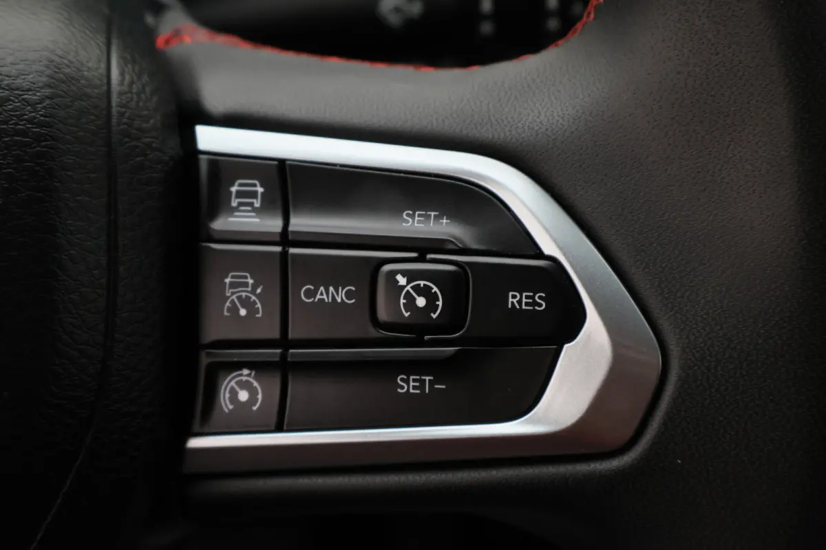 4xe 240 Plug-in Hybrid Trailhawk Panoramadak, Leder/Stof, ACC, Camera, Apple Carplay, Virtual Cockpit, 17''