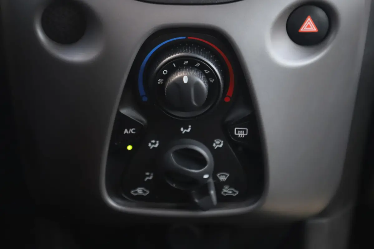 1.0 e-VTi Active Airco Radio Bluetooth Elektrische Ramen