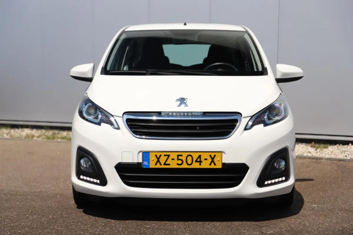 1.0 e-VTi Active Airco Radio Bluetooth Elektrische Ramen