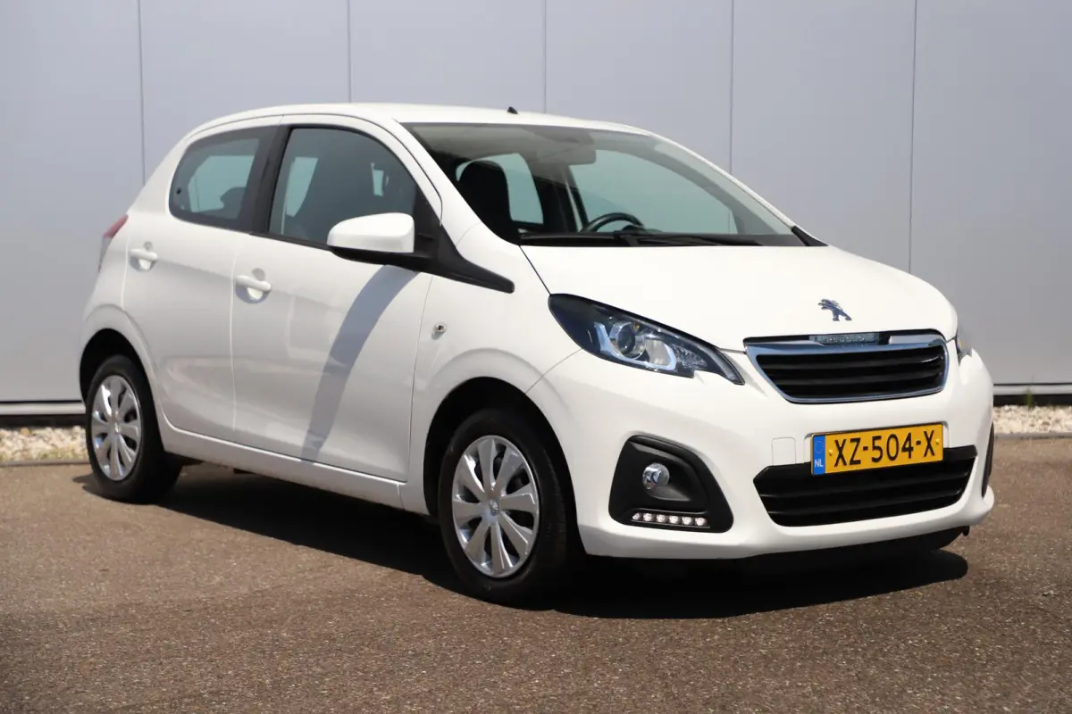 1.0 e-VTi Active Airco Radio Bluetooth Elektrische Ramen