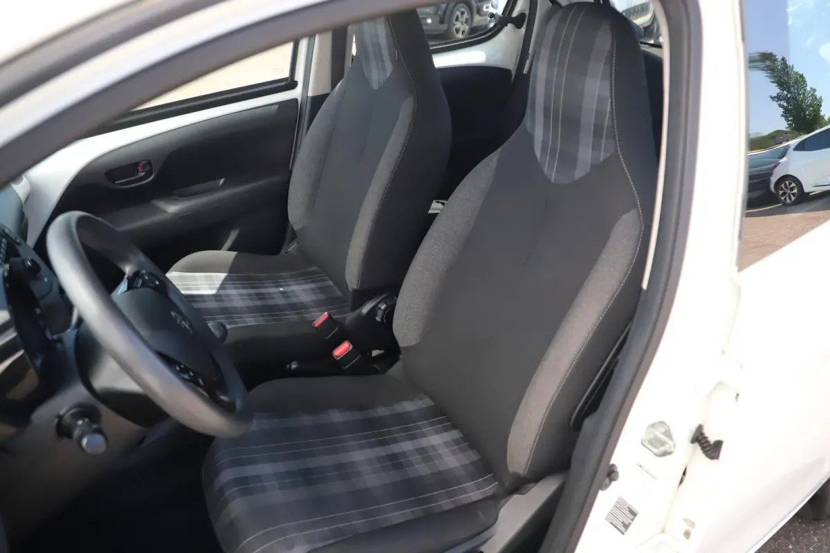 1.0 e-VTi Active Airco Radio Bluetooth Elektrische Ramen