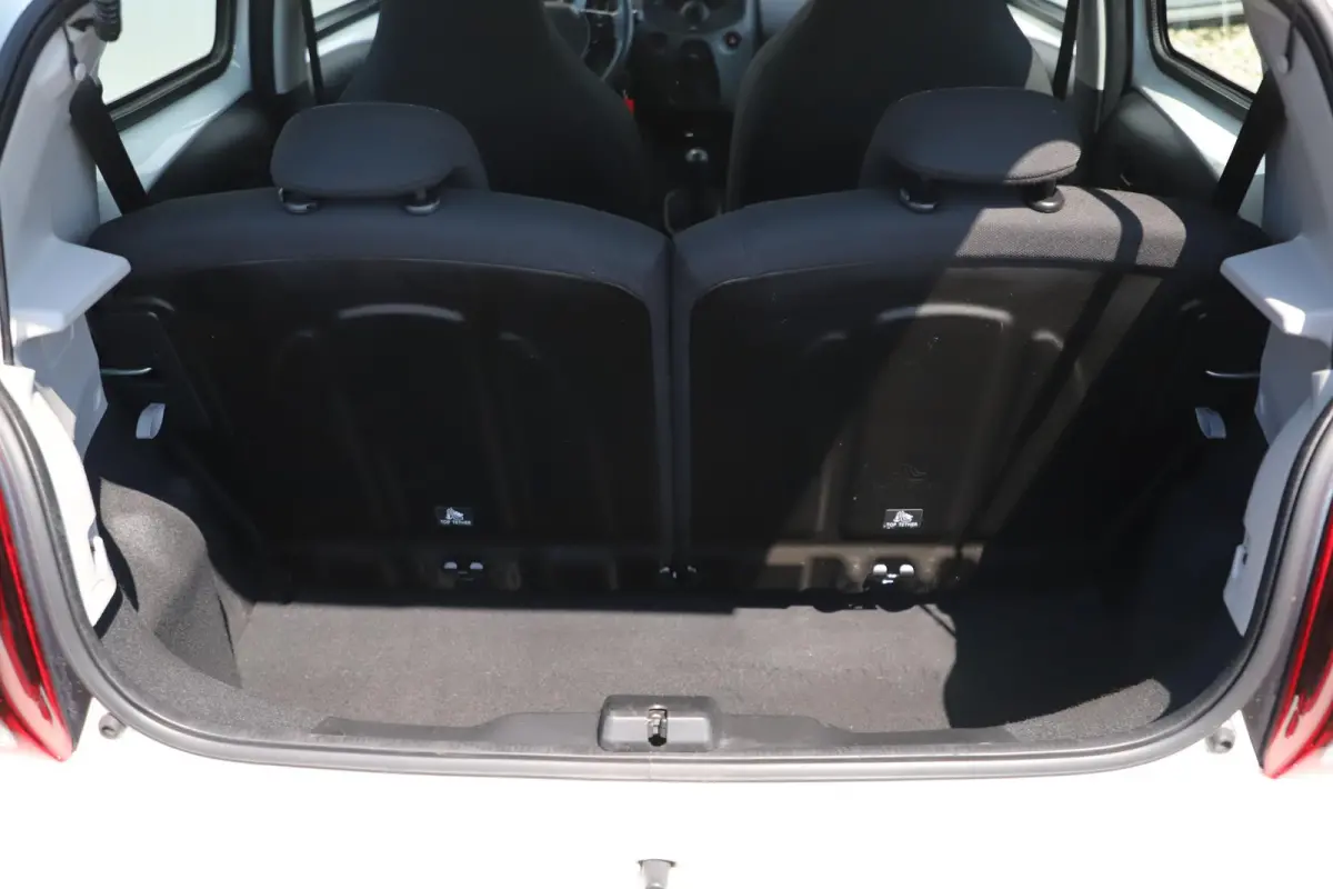 1.0 e-VTi Active Airco Radio Bluetooth Elektrische Ramen