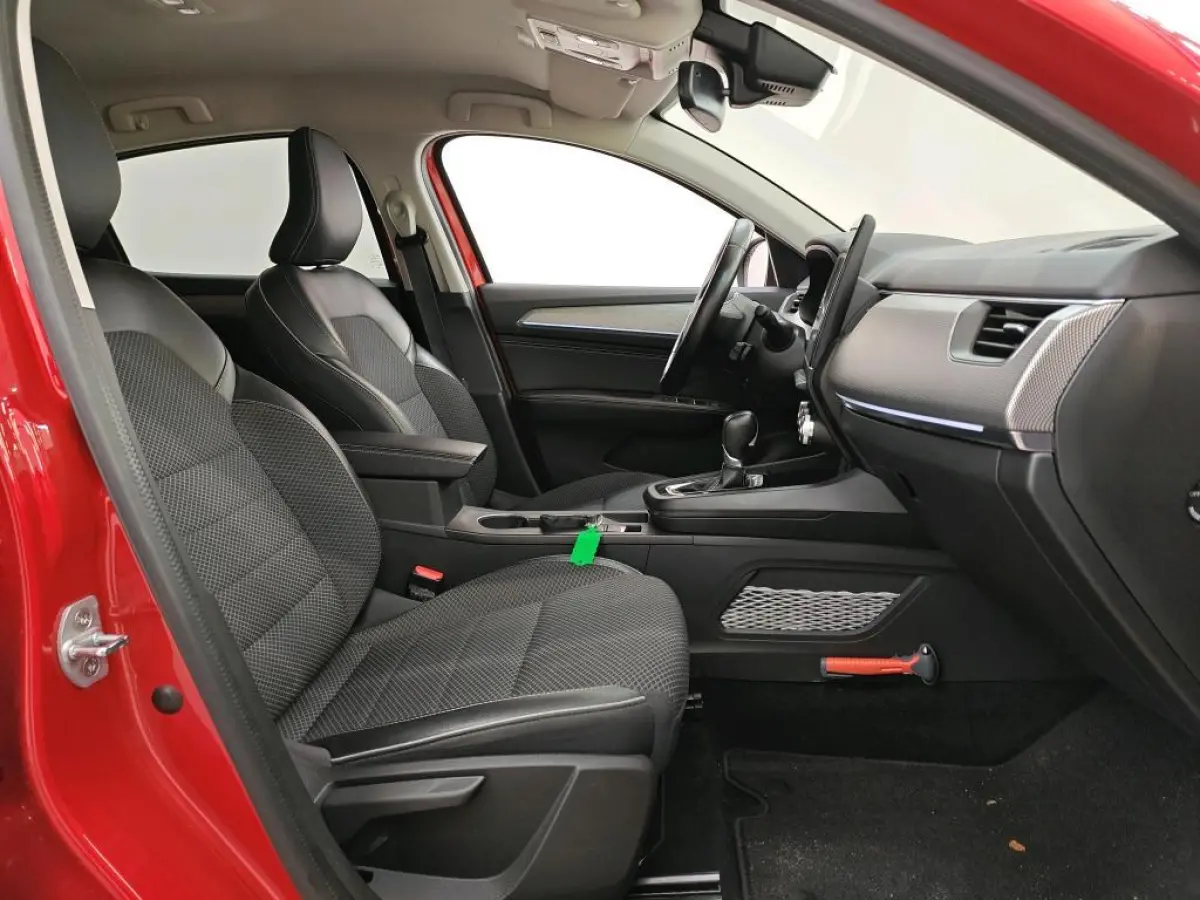 1.6 E-TECH HYBRID 145 INTENS I AUTOMAAT I WINTERPAKKET I P-CAMERA