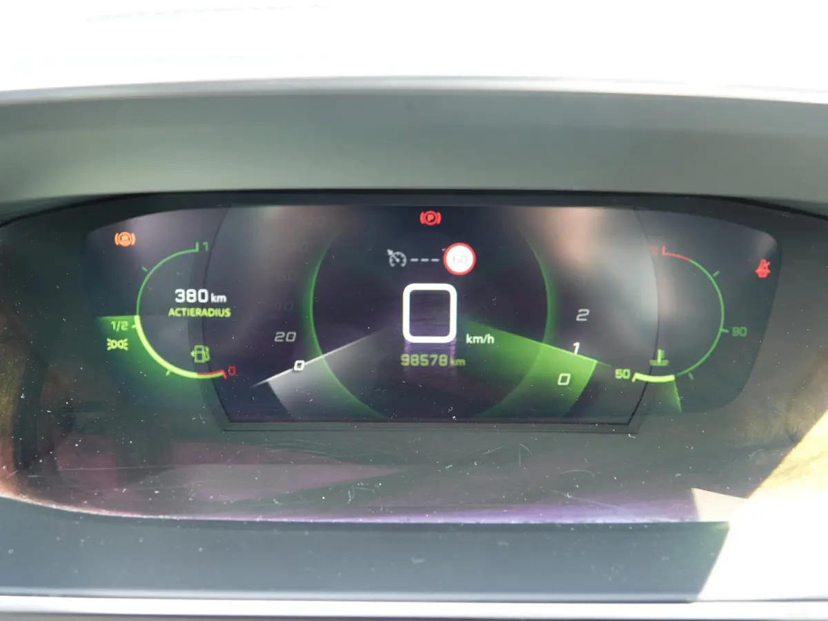 1.2 PureTech 100PK Allure CARPLAY | CAMERA | LMV | CRUISE | DB-RIEM VV