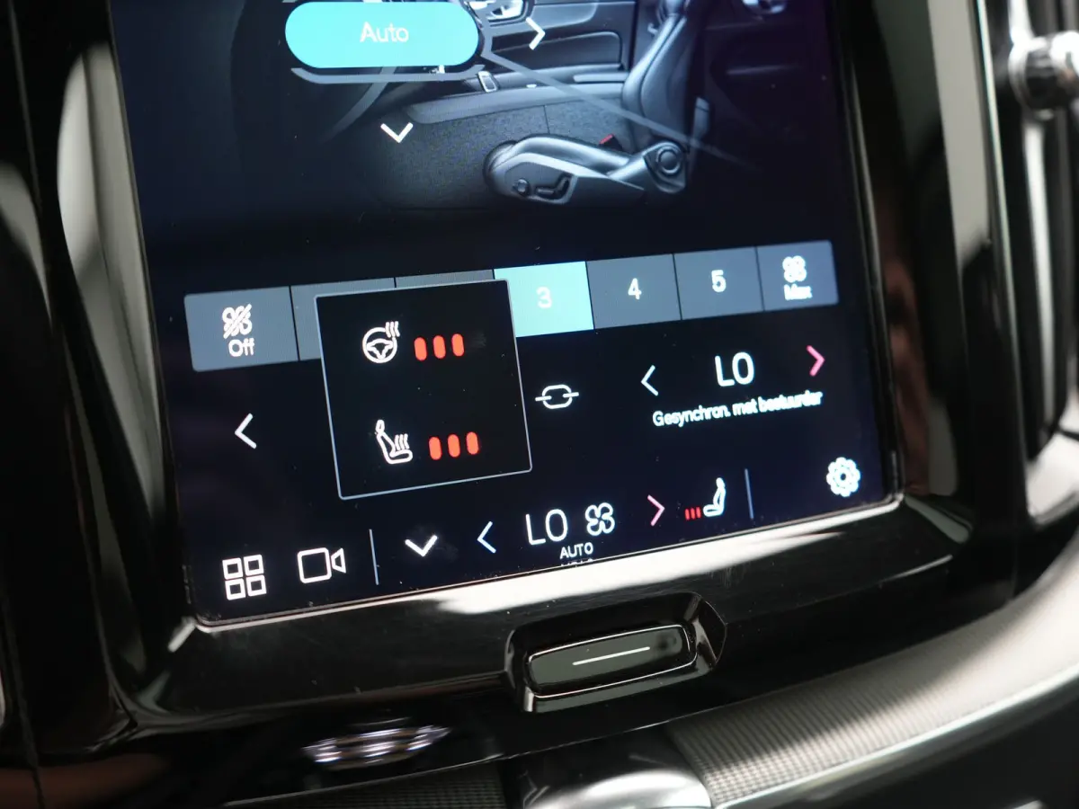 T6 AWD Plus Bright LONG RANGE PHEV 350pk Dealer O.H. | Trekhaak Af Fabriek | Panodak | Adaptive Cruise | Camera | Lederen Sportstoelen Memory & Verwarmd | Keyless | Blis | Stuur Verwarmd | G