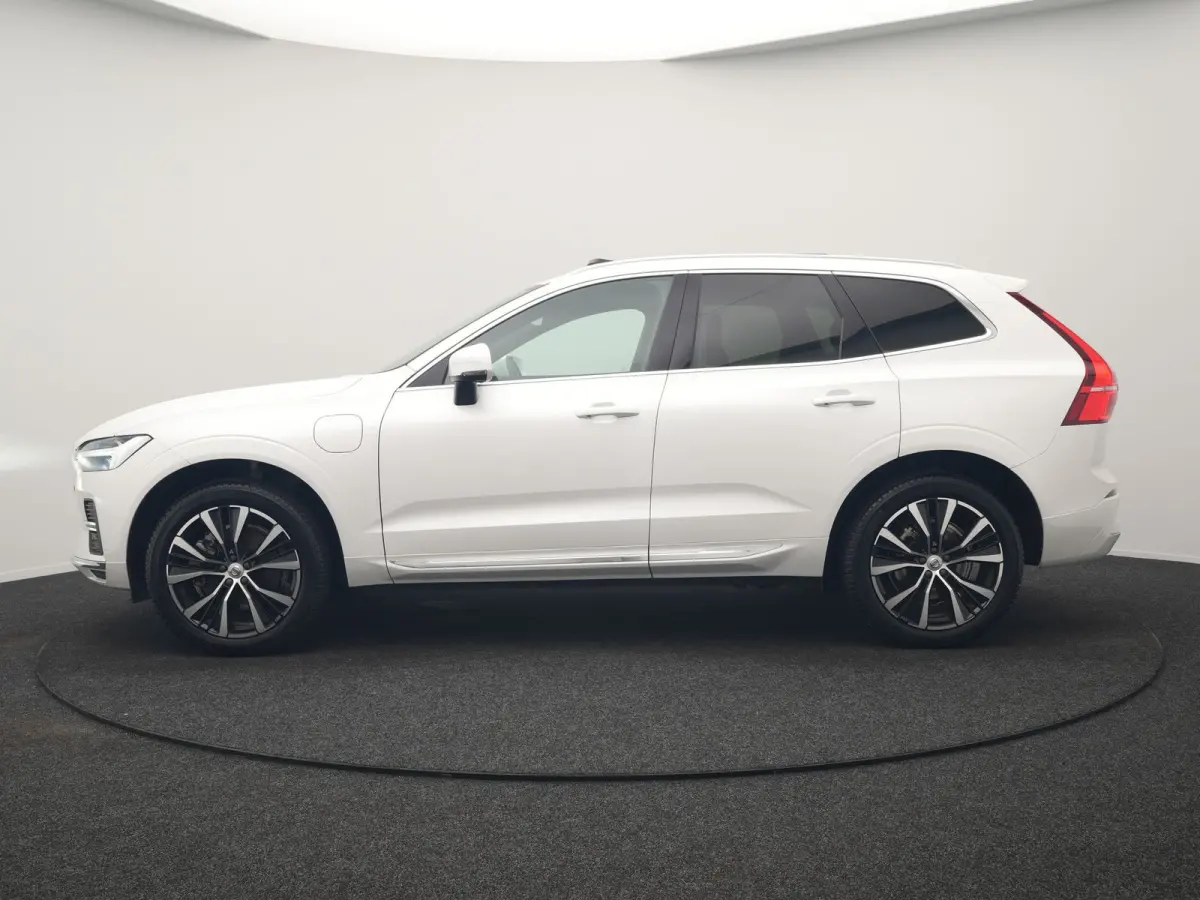 T6 AWD Plus Bright LONG RANGE PHEV 350pk Dealer O.H. | Trekhaak Af Fabriek | Panodak | Adaptive Cruise | Camera | Lederen Sportstoelen Memory & Verwarmd | Keyless | Blis | Stuur Verwarmd | G