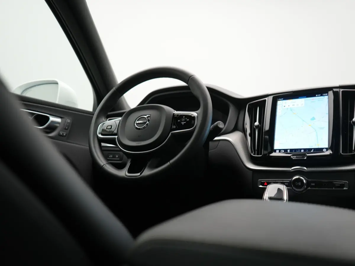 T6 AWD Plus Bright LONG RANGE PHEV 350pk Dealer O.H. | Trekhaak Af Fabriek | Panodak | Adaptive Cruise | Camera | Lederen Sportstoelen Memory & Verwarmd | Keyless | Blis | Stuur Verwarmd | G