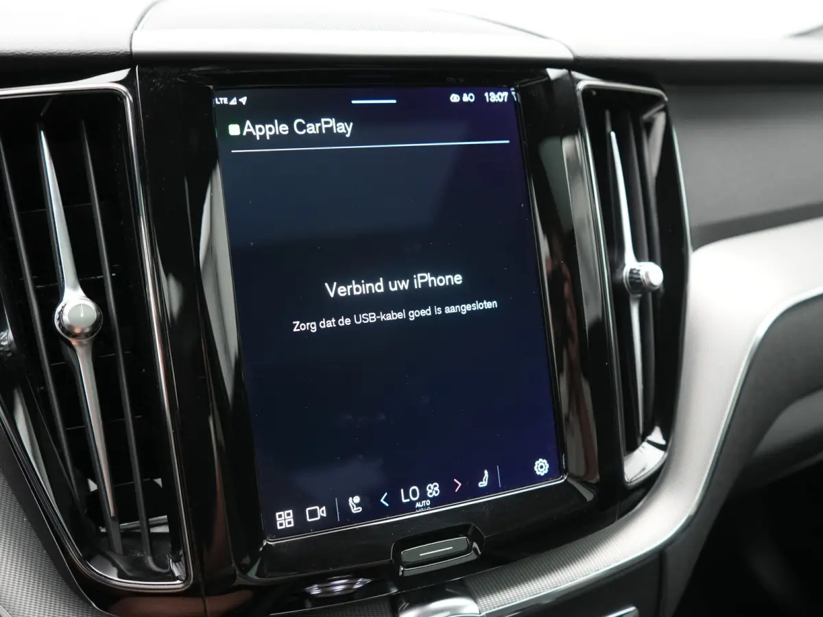 T6 AWD Plus Bright LONG RANGE PHEV 350pk Dealer O.H. | Trekhaak Af Fabriek | Panodak | Adaptive Cruise | Camera | Lederen Sportstoelen Memory & Verwarmd | Keyless | Blis | Stuur Verwarmd | G