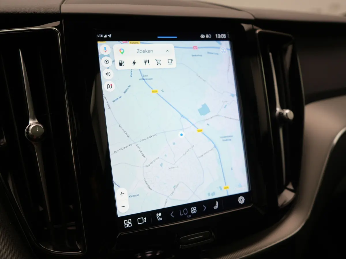 T6 AWD Plus Bright LONG RANGE PHEV 350pk Dealer O.H. | Trekhaak Af Fabriek | Panodak | Adaptive Cruise | Camera | Lederen Sportstoelen Memory & Verwarmd | Keyless | Blis | Stuur Verwarmd | G