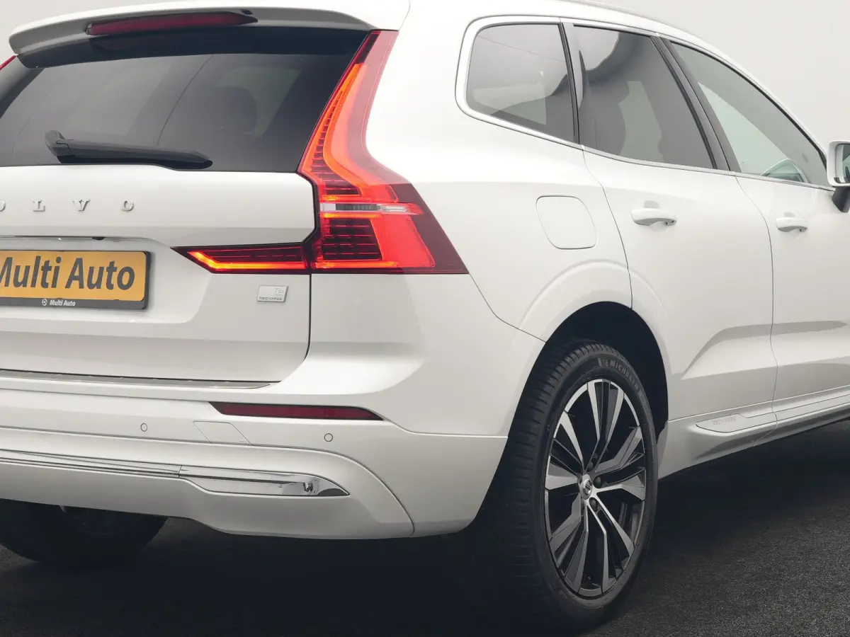 T6 AWD Plus Bright LONG RANGE PHEV 350pk Dealer O.H. | Trekhaak Af Fabriek | Panodak | Adaptive Cruise | Camera | Lederen Sportstoelen Memory & Verwarmd | Keyless | Blis | Stuur Verwarmd | G