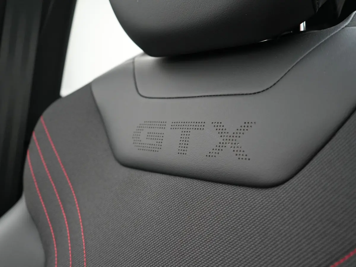 GTX 4Motion 77 kWh 300pk Dealer O.H. | SOH 94,1% | | Trekhaak Af Fabriek | Panodak | Adaptive Cruise | IQ Light | Sportstoelen Verwarmd | Sfeerverlichting | Apple Carplay | Navigatie | DAB |