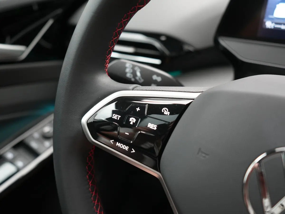 GTX 4Motion 77 kWh 300pk Dealer O.H. | SOH 94,1% | | Trekhaak Af Fabriek | Panodak | Adaptive Cruise | IQ Light | Sportstoelen Verwarmd | Sfeerverlichting | Apple Carplay | Navigatie | DAB |