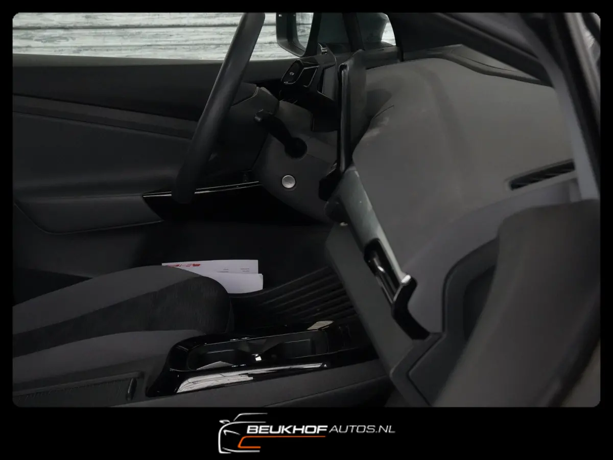 77 kWh Carplay Adapt Cruise Navi Soh 90.5%