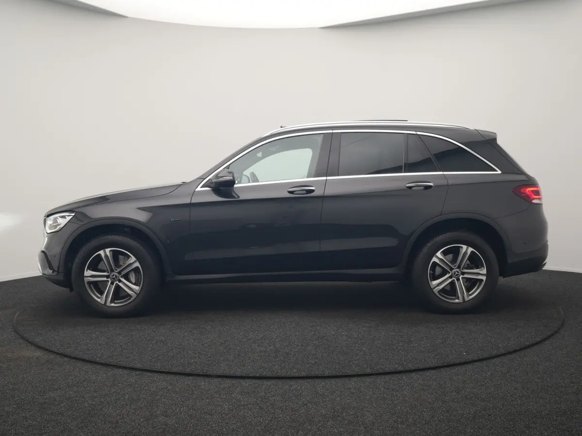 4MATIC Business Solution AMG PHEV 313pk Dealer O.H. | Panodak | Head Up | Camera | Alcantara Sportstoelen Verwarmd | Sfeerverlichting | Keyless | Blis | Apple Carplay | Cruise Control | Navi