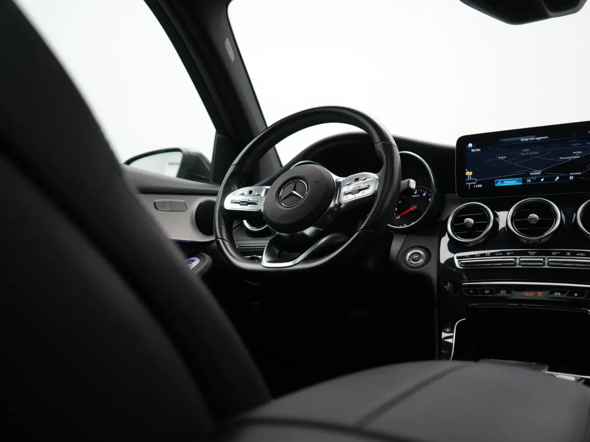 4MATIC Business Solution AMG PHEV 313pk Dealer O.H. | Panodak | Head Up | Camera | Alcantara Sportstoelen Verwarmd | Sfeerverlichting | Keyless | Blis | Apple Carplay | Cruise Control | Navi