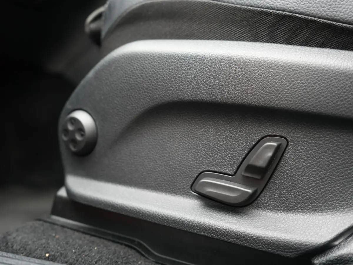 4MATIC Business Solution AMG PHEV 313pk Dealer O.H. | Panodak | Head Up | Camera | Alcantara Sportstoelen Verwarmd | Sfeerverlichting | Keyless | Blis | Apple Carplay | Cruise Control | Navi