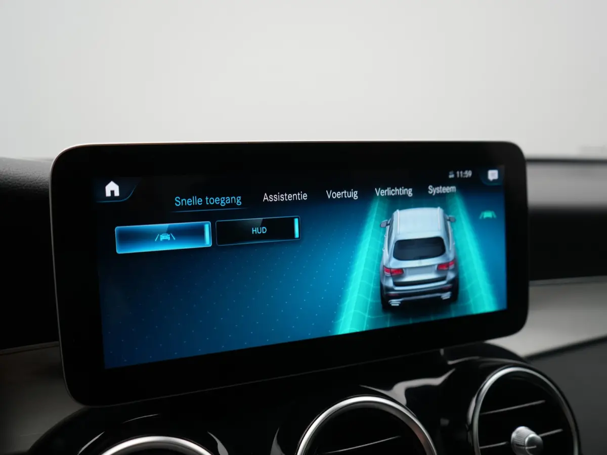 4MATIC Business Solution AMG PHEV 313pk Dealer O.H. | Panodak | Head Up | Camera | Alcantara Sportstoelen Verwarmd | Sfeerverlichting | Keyless | Blis | Apple Carplay | Cruise Control | Navi
