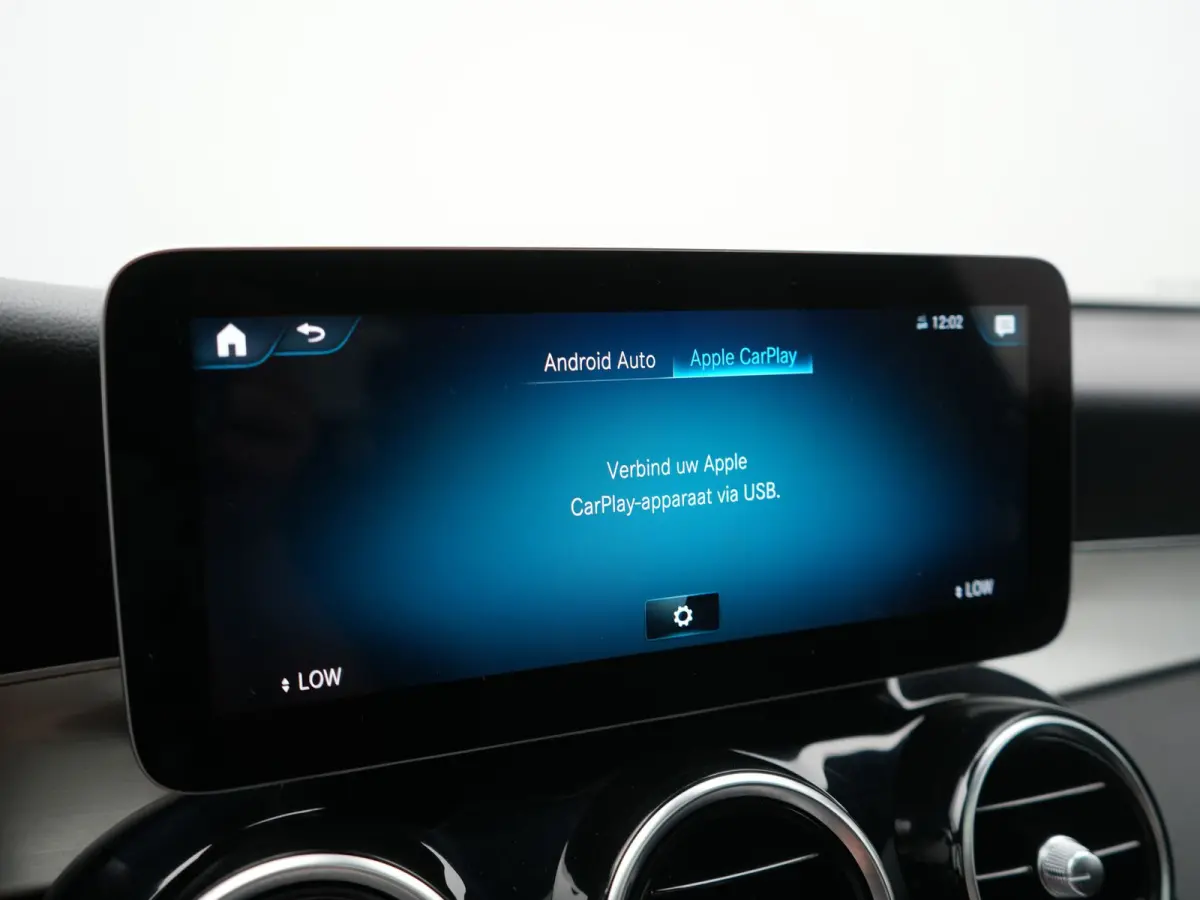 4MATIC Business Solution AMG PHEV 313pk Dealer O.H. | Panodak | Head Up | Camera | Alcantara Sportstoelen Verwarmd | Sfeerverlichting | Keyless | Blis | Apple Carplay | Cruise Control | Navi