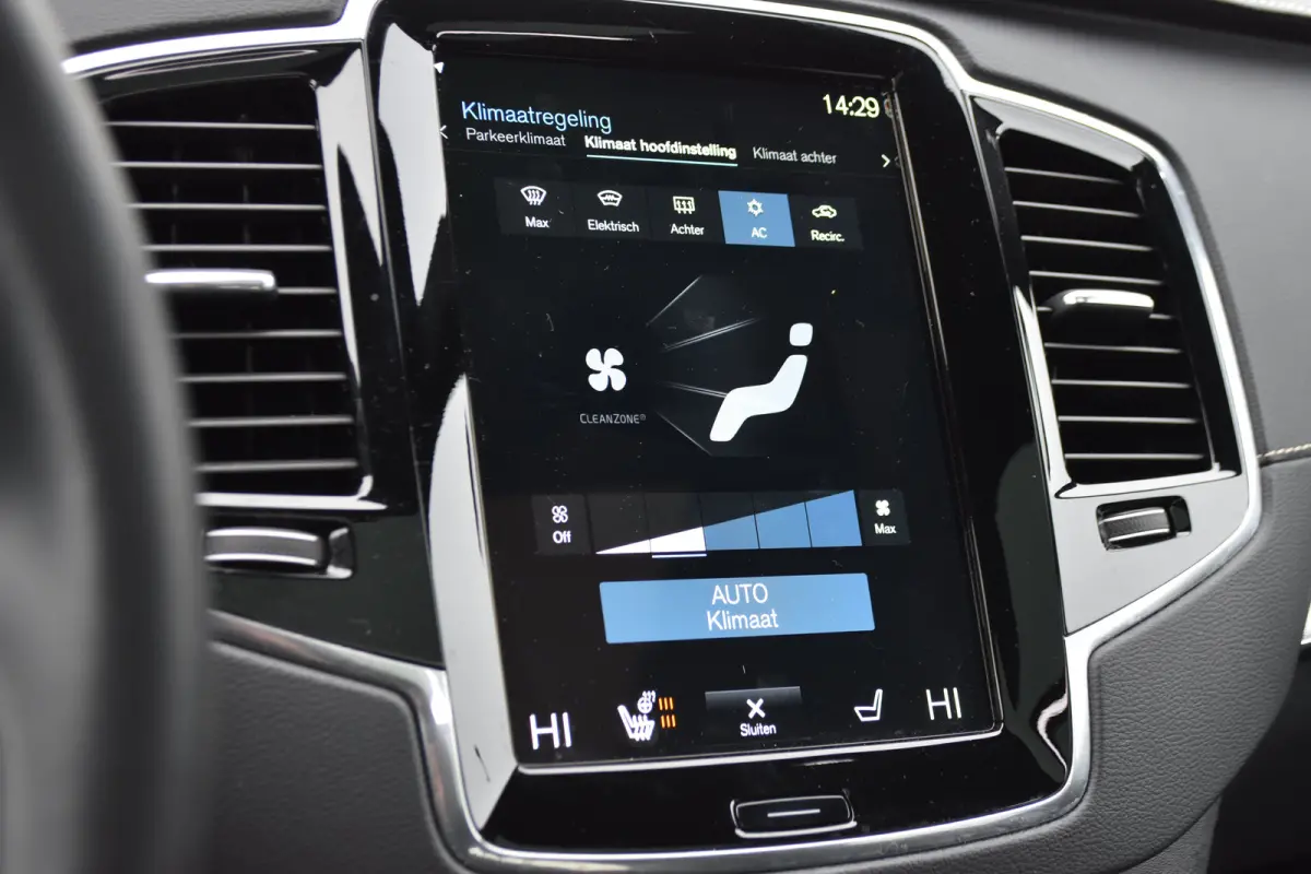 2.0 T8 Recharge AWD R-Design | Trekhaak | HarmanKardon | Panoramadak |