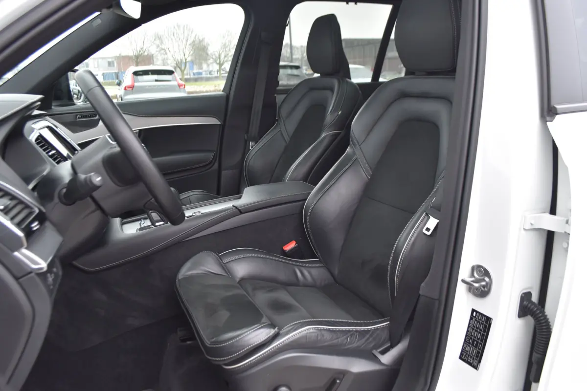 2.0 T8 Recharge AWD R-Design | Trekhaak | HarmanKardon | Panoramadak |