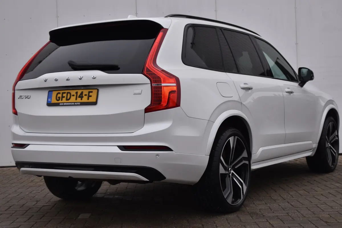 2.0 T8 Recharge AWD R-Design | Trekhaak | HarmanKardon | Panoramadak |