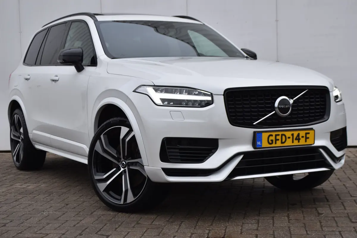 2.0 T8 Recharge AWD R-Design | Trekhaak | HarmanKardon | Panoramadak |