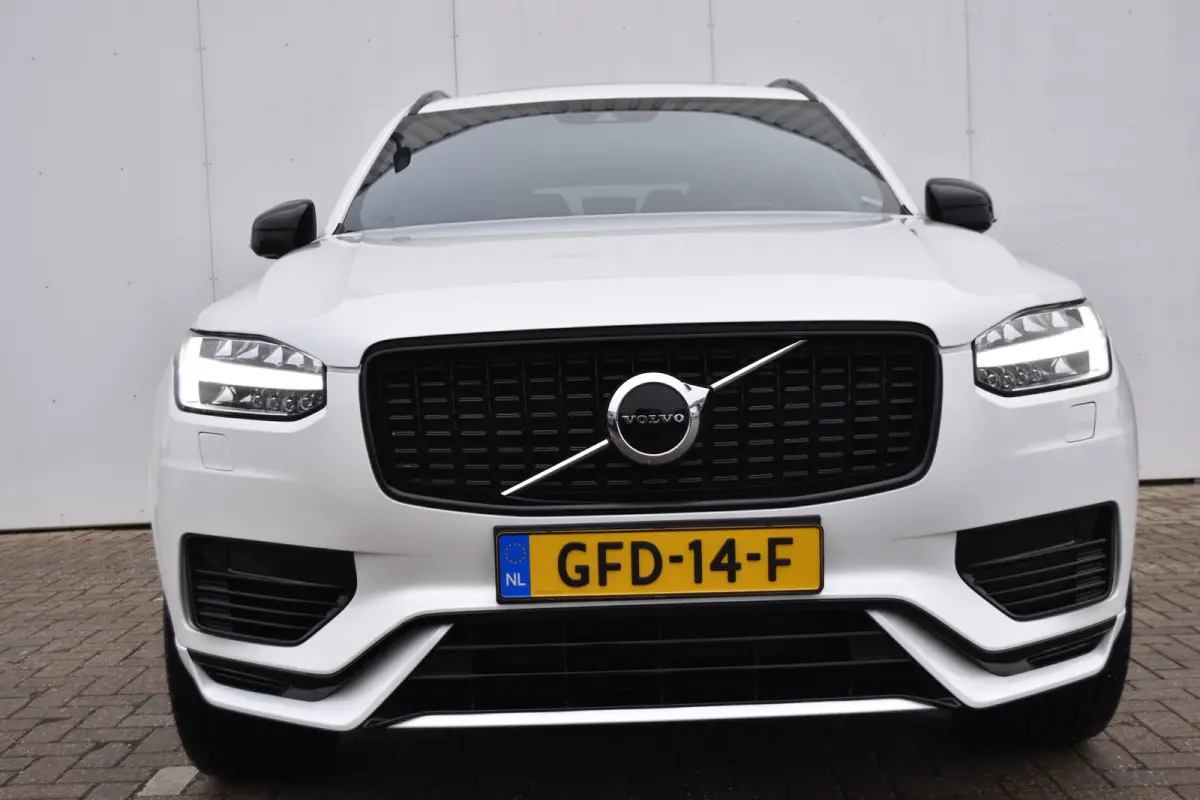 2.0 T8 Recharge AWD R-Design | Trekhaak | HarmanKardon | Panoramadak |